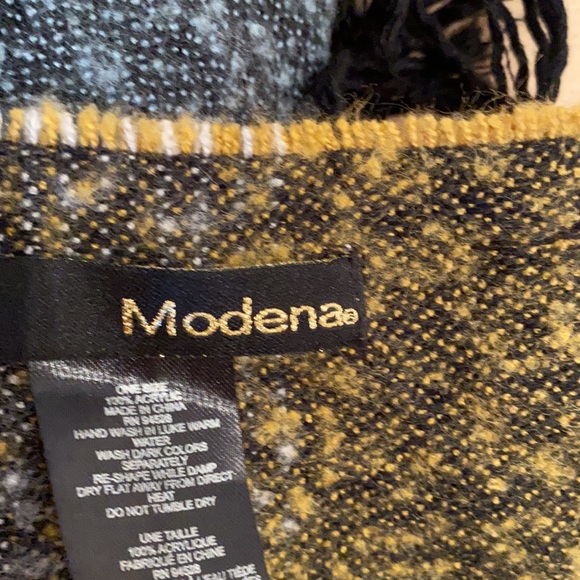 Modena fringed blanket scarf - Picture 2 of 2